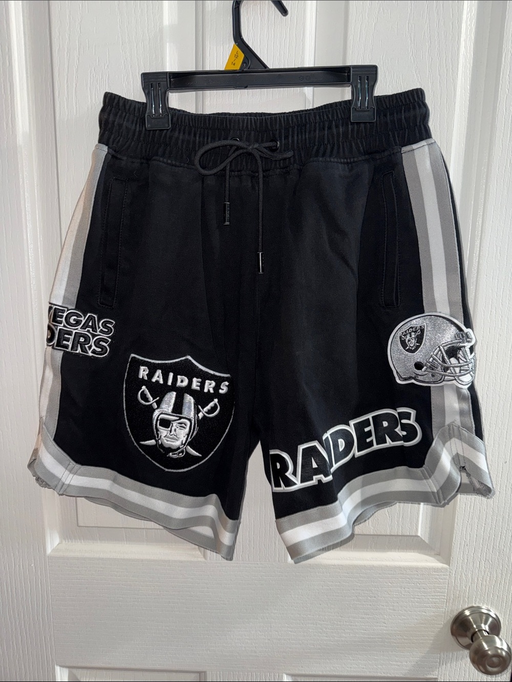 LV Raiders Black & Gray Men's Team Logo Shorts